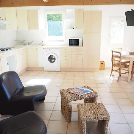 Holiday home Pretty House With Private Garden,
